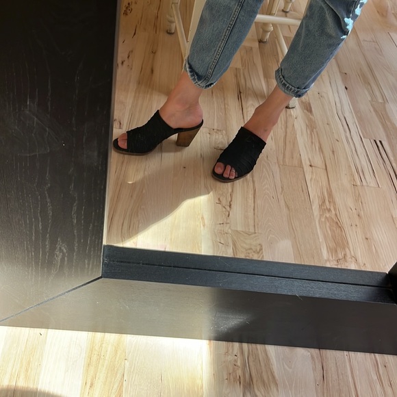 Black Paul Green Heels - Picture 6 of 7